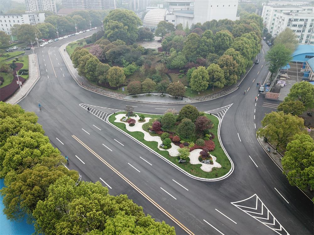 岳陽林紙廠區(qū)綠化提質(zhì)項(xiàng)目 (2).JPG